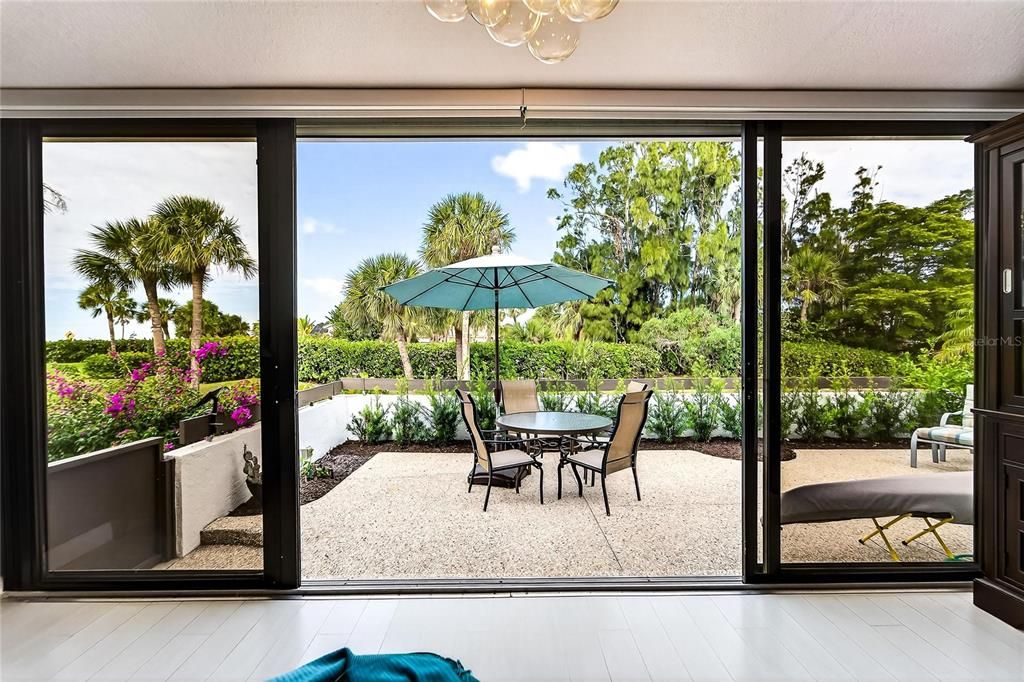 待售: $1,400,000 (2 贝兹, 2 浴室, 2186 平方英尺)