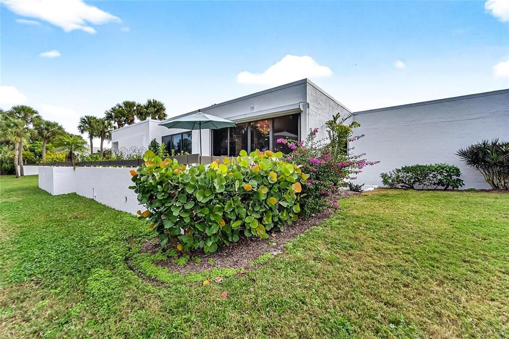 待售: $1,400,000 (2 贝兹, 2 浴室, 2186 平方英尺)