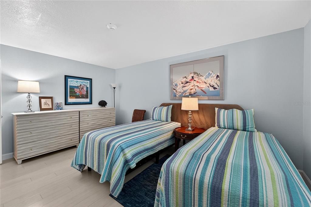 待售: $1,400,000 (2 贝兹, 2 浴室, 2186 平方英尺)