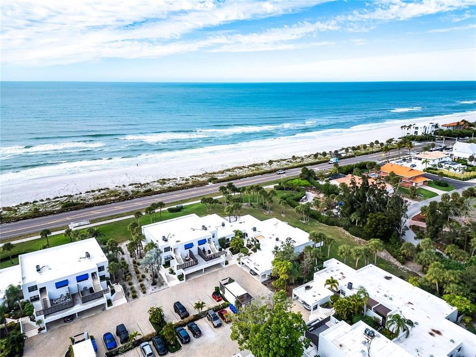 待售: $1,400,000 (2 贝兹, 2 浴室, 2186 平方英尺)