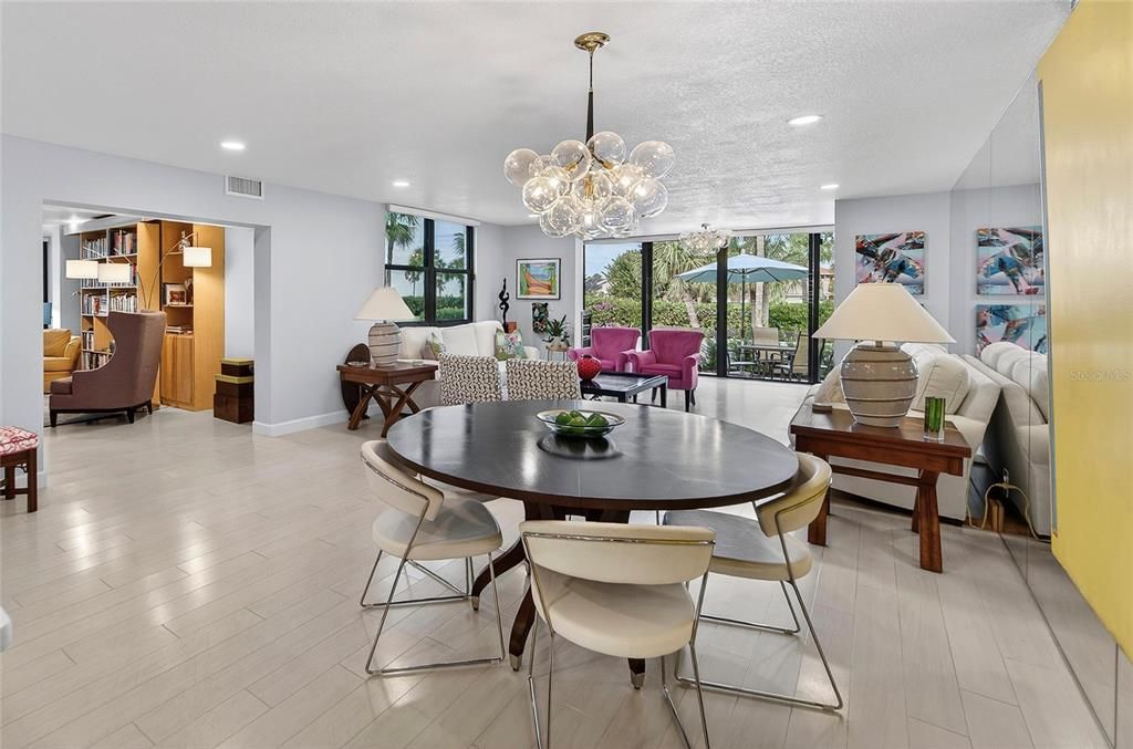 待售: $1,400,000 (2 贝兹, 2 浴室, 2186 平方英尺)