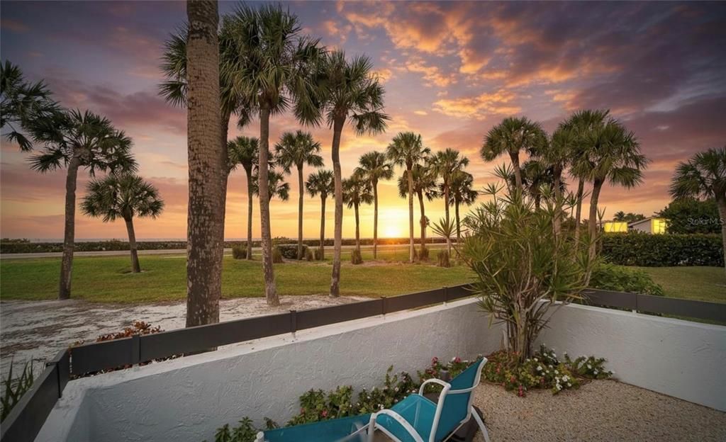 待售: $1,400,000 (2 贝兹, 2 浴室, 2186 平方英尺)