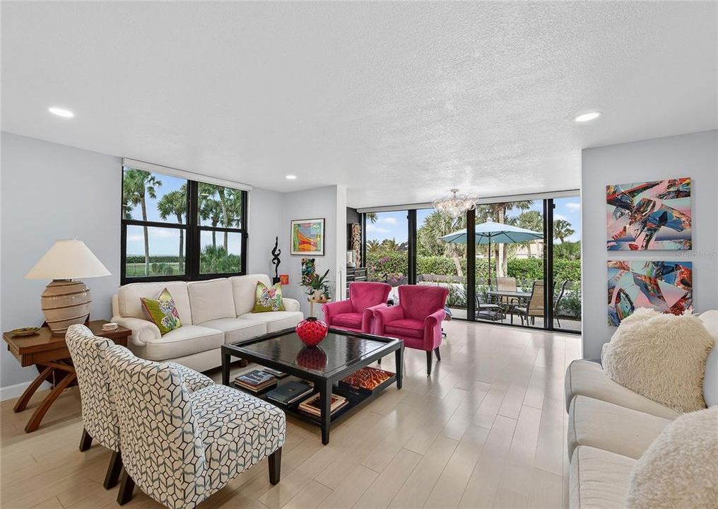 待售: $1,400,000 (2 贝兹, 2 浴室, 2186 平方英尺)