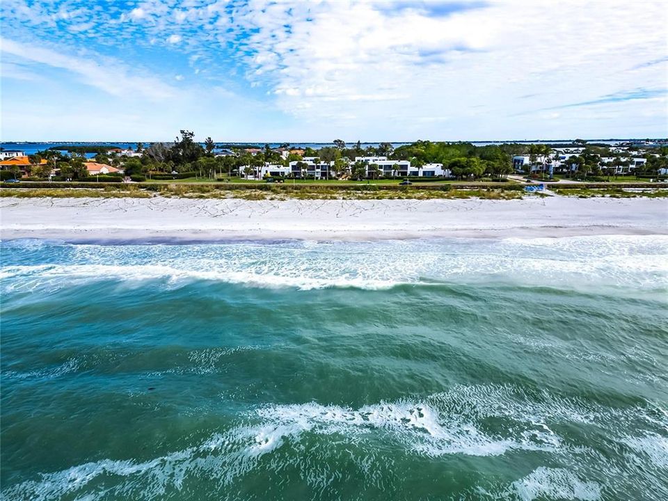 待售: $1,400,000 (2 贝兹, 2 浴室, 2186 平方英尺)