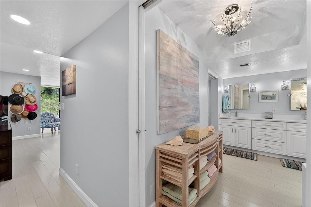 待售: $1,400,000 (2 贝兹, 2 浴室, 2186 平方英尺)