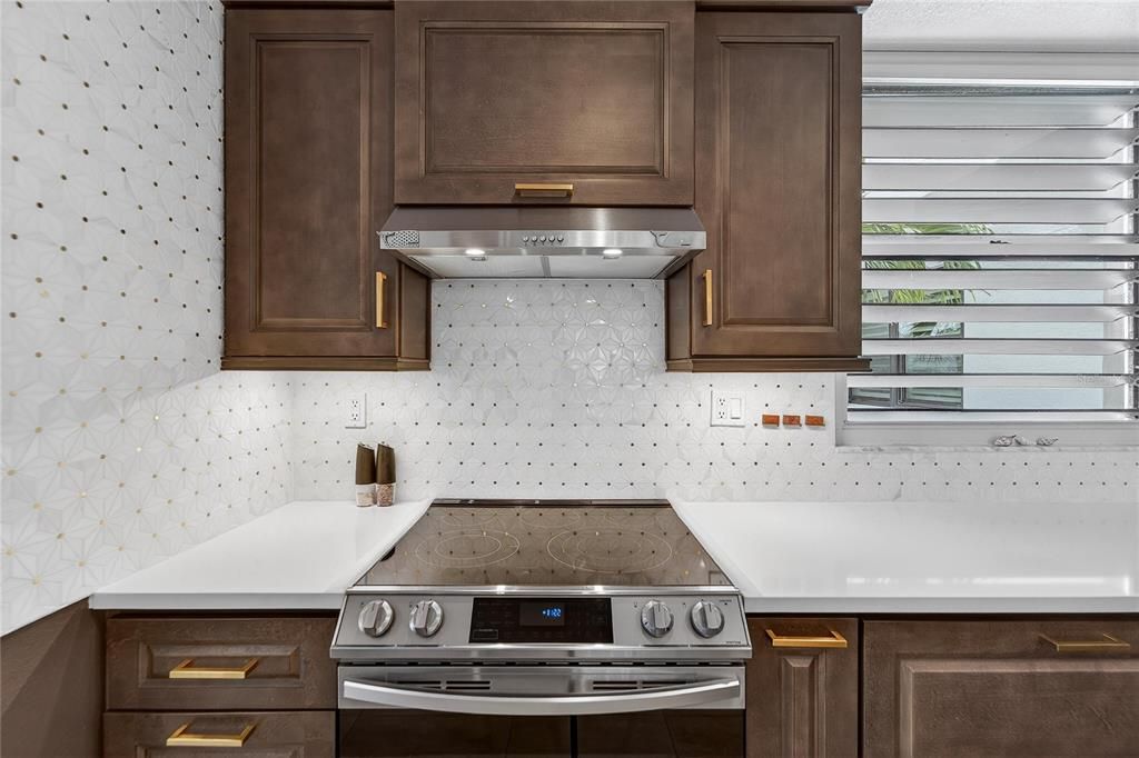 待售: $1,400,000 (2 贝兹, 2 浴室, 2186 平方英尺)