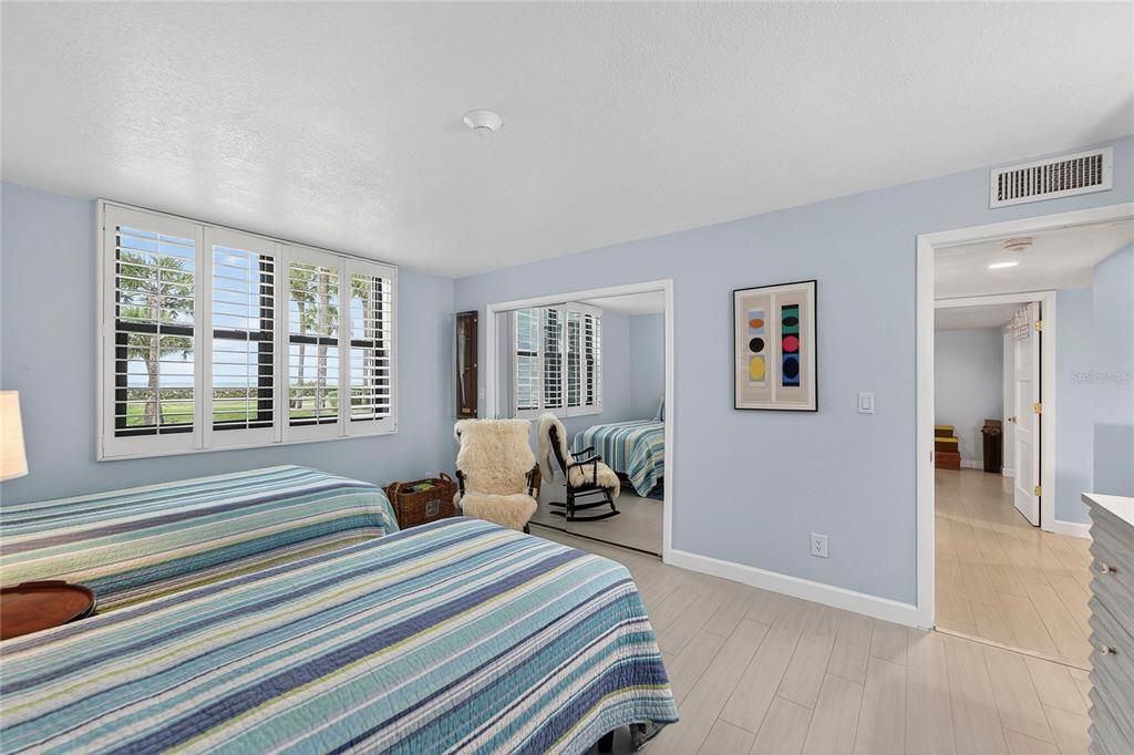 待售: $1,400,000 (2 贝兹, 2 浴室, 2186 平方英尺)