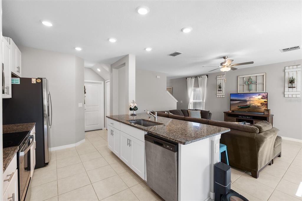 待售: $335,000 (4 贝兹, 2 浴室, 1764 平方英尺)