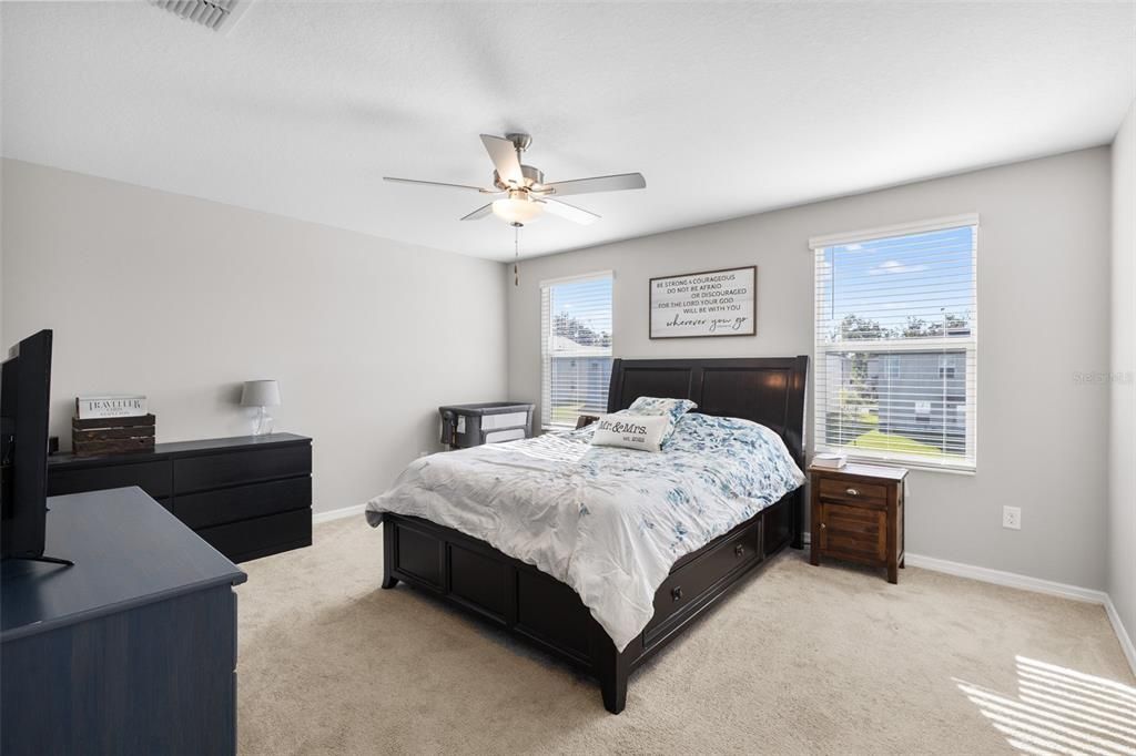 待售: $335,000 (4 贝兹, 2 浴室, 1764 平方英尺)