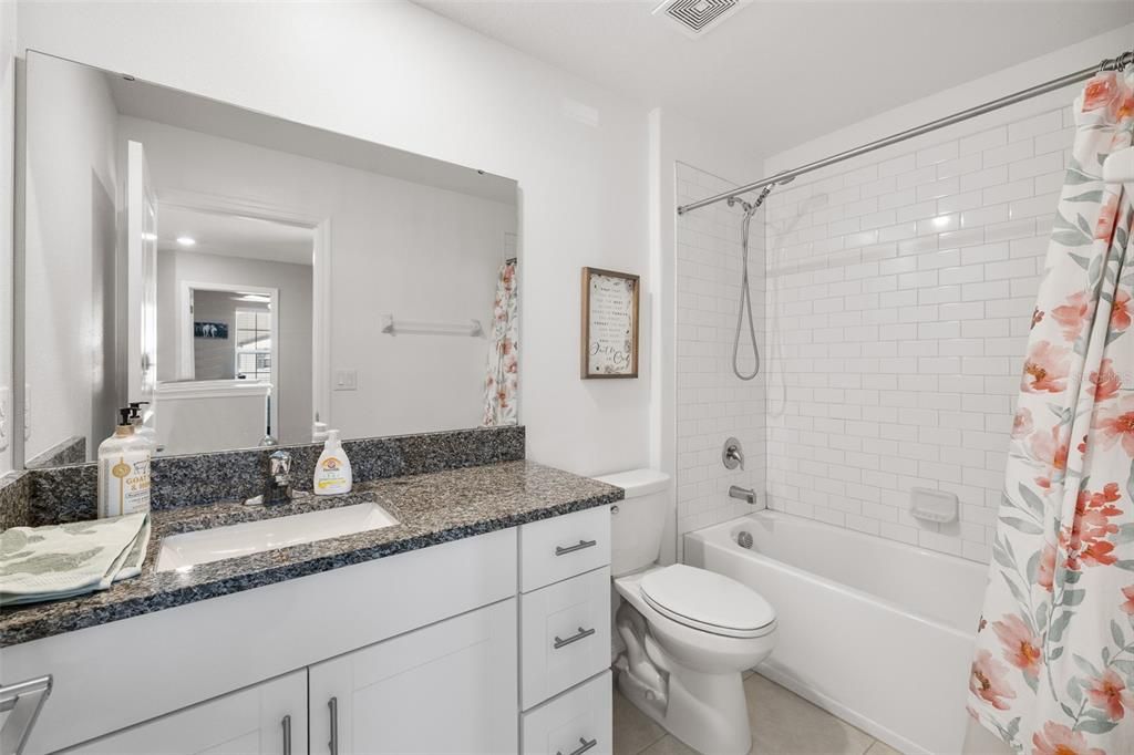 待售: $335,000 (4 贝兹, 2 浴室, 1764 平方英尺)