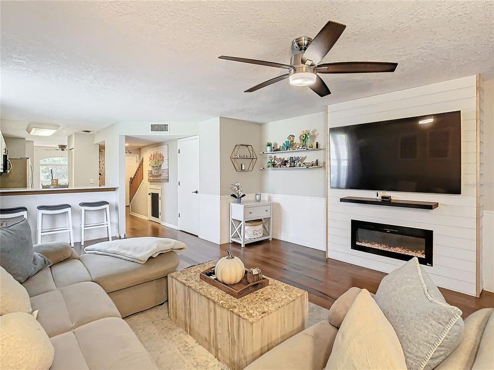 En Venta: $295,000 (2 camas, 2 baños, 1475 Pies cuadrados)