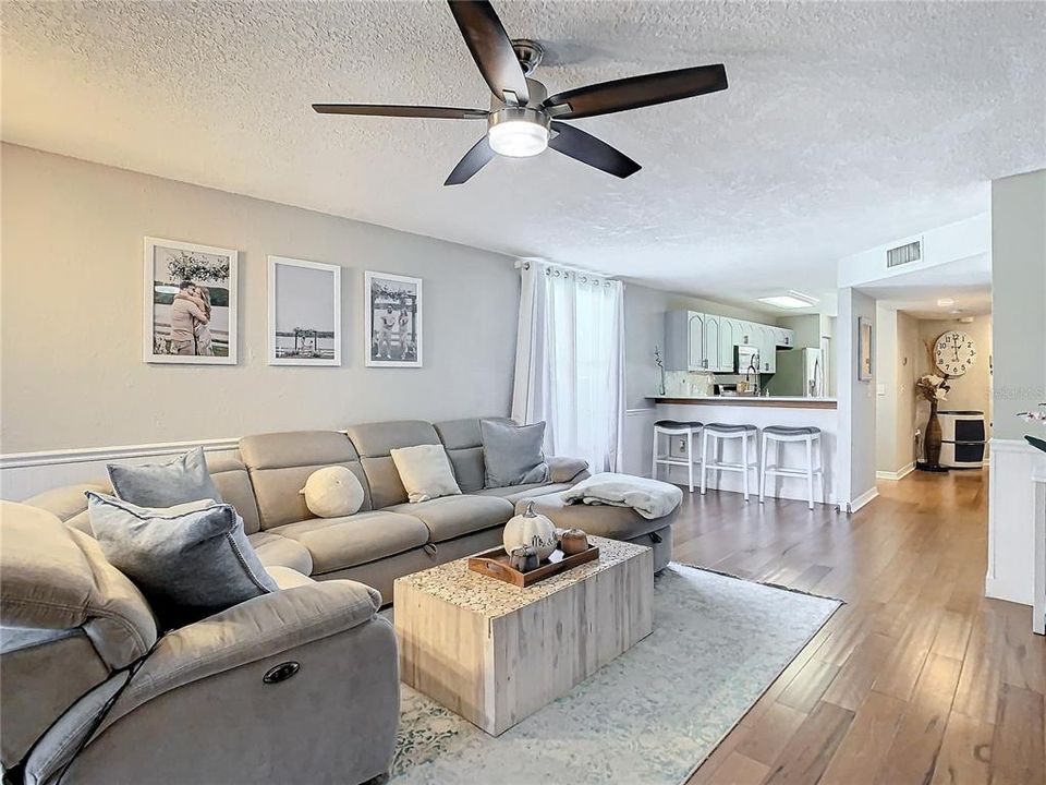 En Venta: $295,000 (2 camas, 2 baños, 1475 Pies cuadrados)