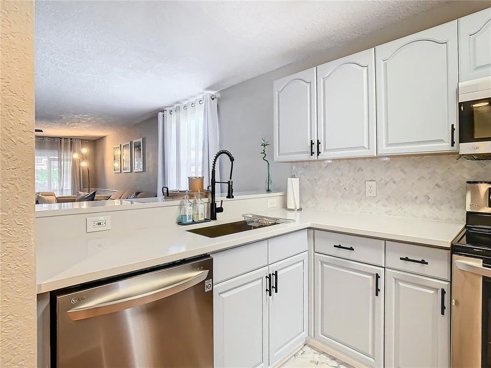 En Venta: $295,000 (2 camas, 2 baños, 1475 Pies cuadrados)