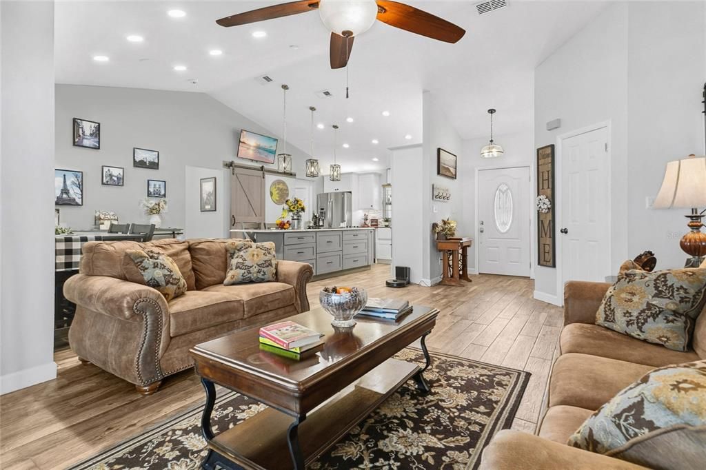 待售: $440,000 (3 贝兹, 2 浴室, 1609 平方英尺)