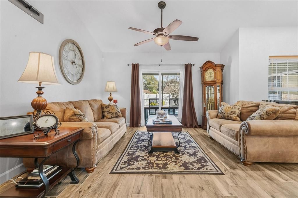 待售: $440,000 (3 贝兹, 2 浴室, 1609 平方英尺)