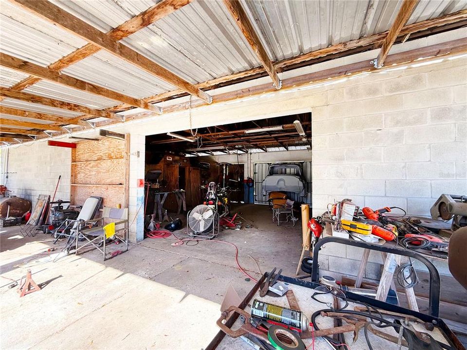 For Sale: $289,500 (4 beds, 3 baths, 2052 Square Feet)