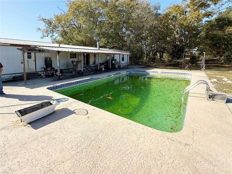 For Sale: $289,500 (4 beds, 3 baths, 2052 Square Feet)