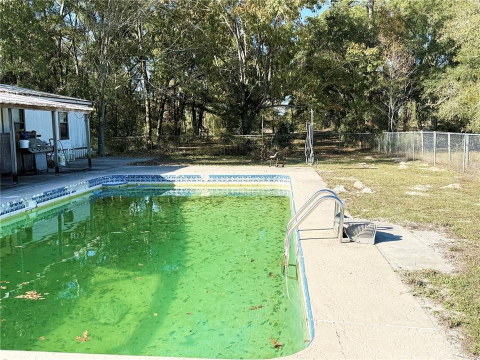 For Sale: $289,500 (4 beds, 3 baths, 2052 Square Feet)