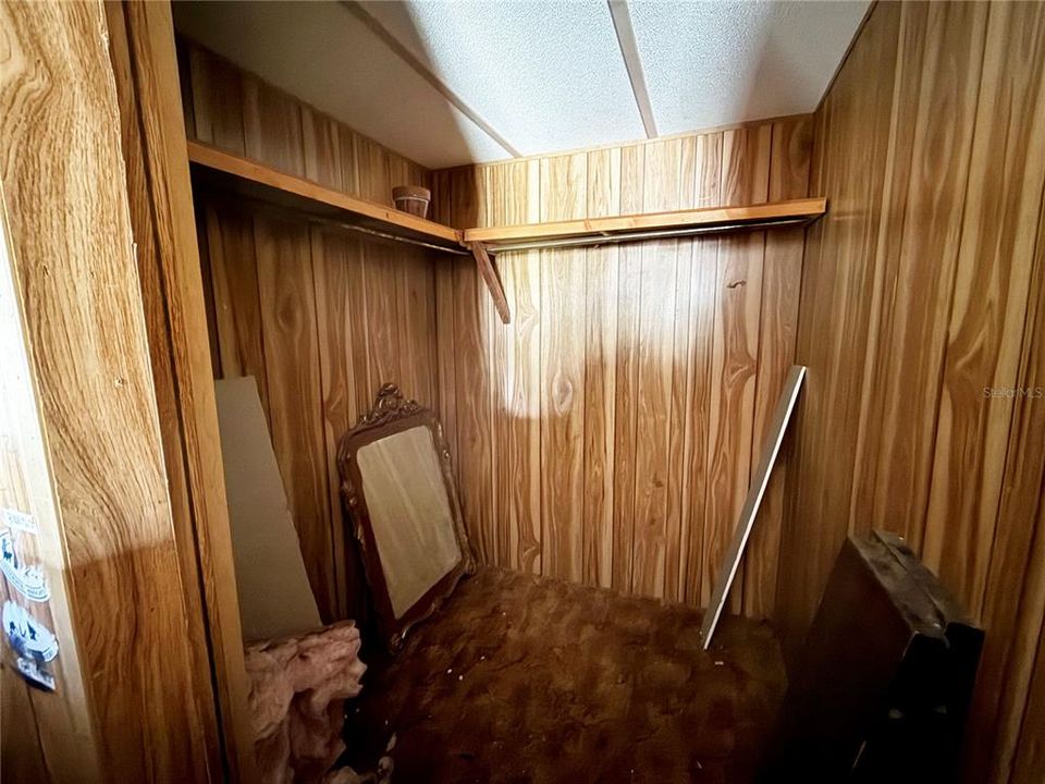 For Sale: $289,500 (4 beds, 3 baths, 2052 Square Feet)