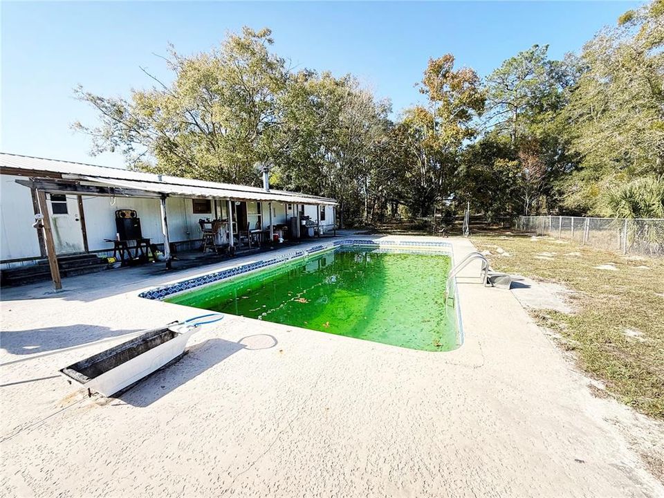 For Sale: $289,500 (4 beds, 3 baths, 2052 Square Feet)