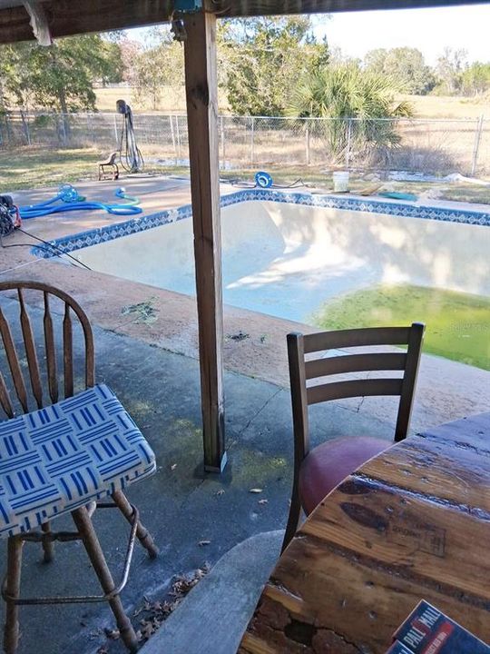 For Sale: $289,500 (4 beds, 3 baths, 2052 Square Feet)