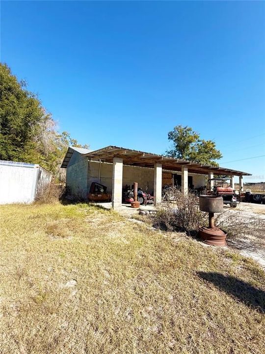 For Sale: $289,500 (4 beds, 3 baths, 2052 Square Feet)