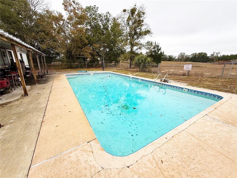 For Sale: $289,500 (4 beds, 3 baths, 2052 Square Feet)