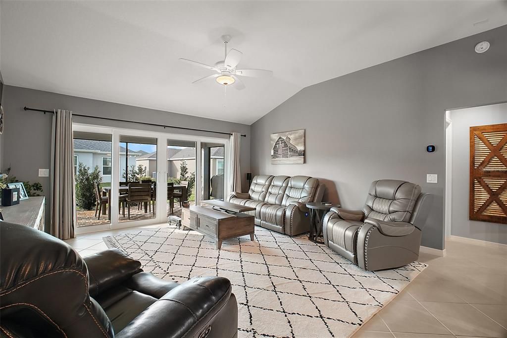 待售: $424,000 (3 贝兹, 2 浴室, 1569 平方英尺)