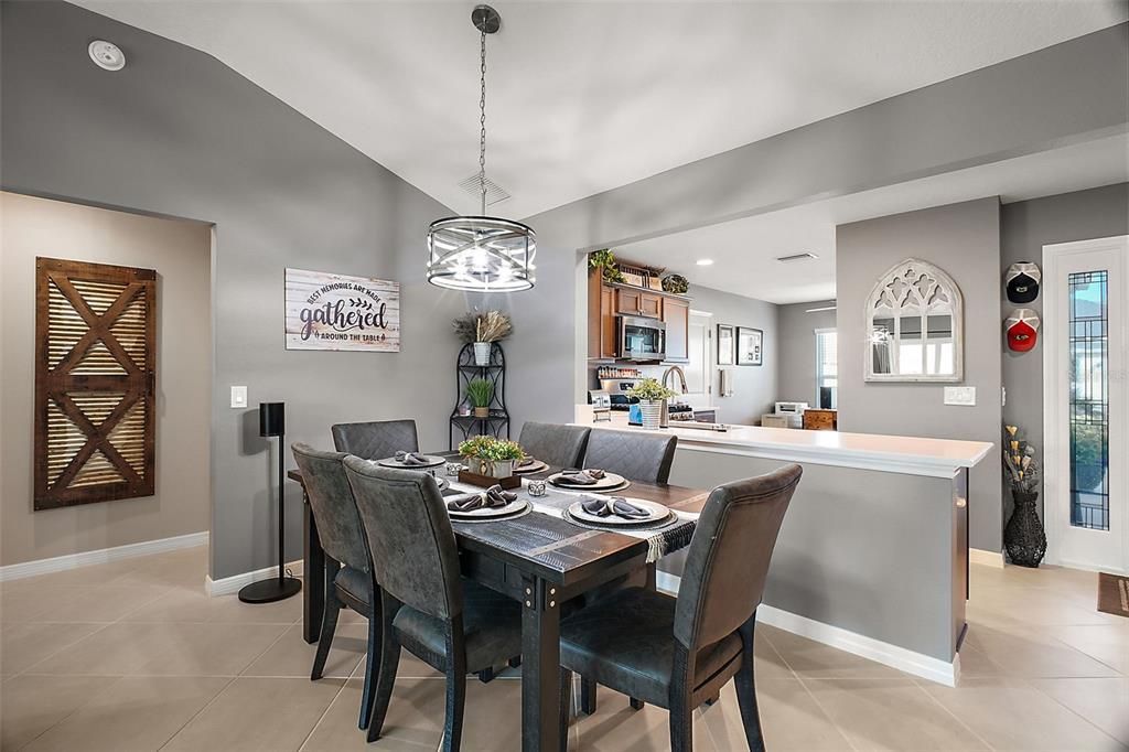 待售: $424,000 (3 贝兹, 2 浴室, 1569 平方英尺)