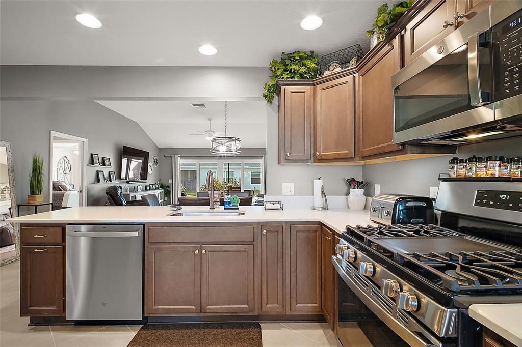 待售: $424,000 (3 贝兹, 2 浴室, 1569 平方英尺)