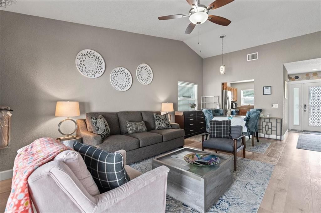 En Renta: $2,400 (3 camas, 2 baños, 1246 Pies cuadrados)