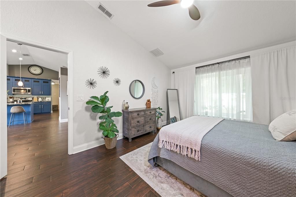 For Sale: $449,000 (4 beds, 2 baths, 1697 Square Feet)