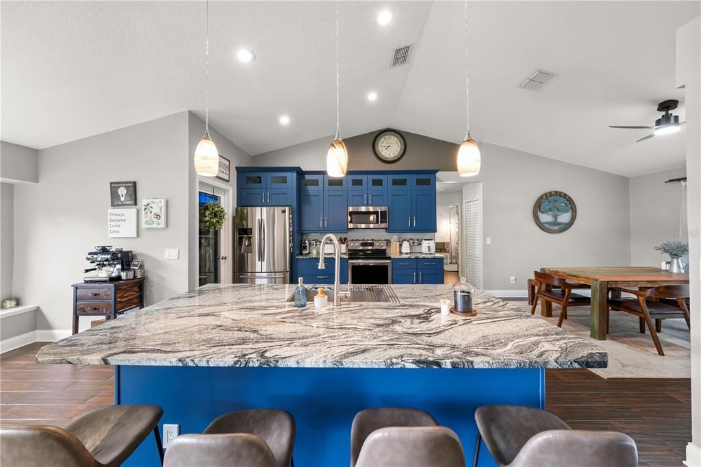 For Sale: $449,000 (4 beds, 2 baths, 1697 Square Feet)