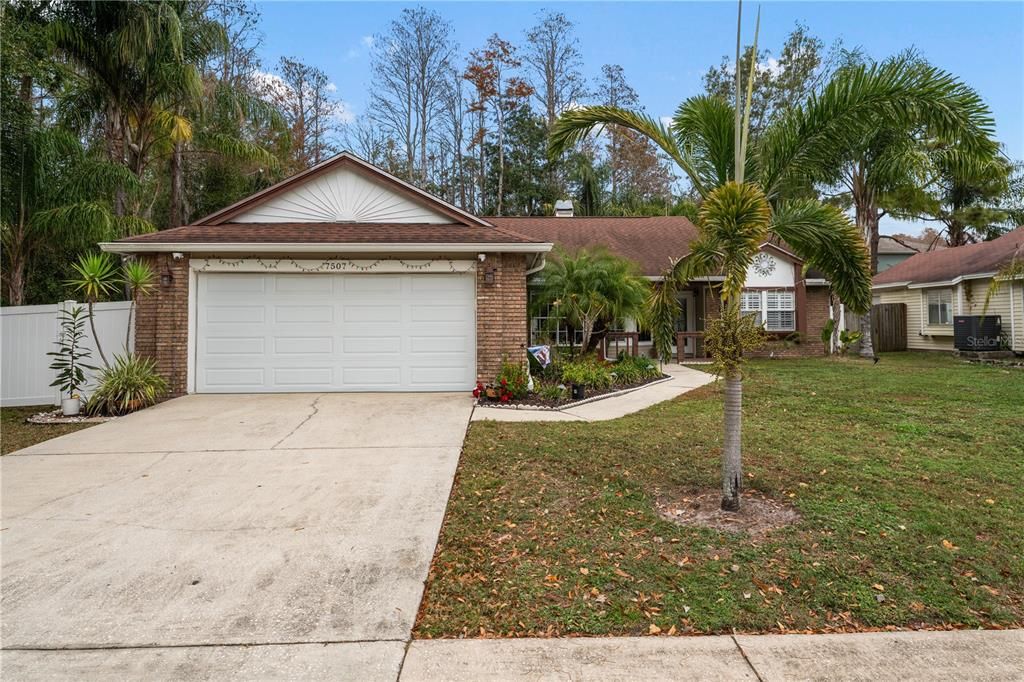 For Sale: $449,000 (4 beds, 2 baths, 1697 Square Feet)