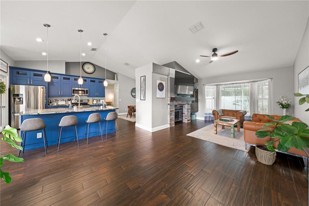 For Sale: $449,000 (4 beds, 2 baths, 1697 Square Feet)