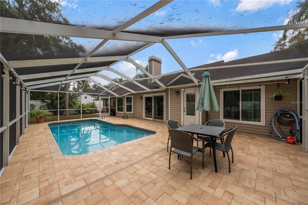 For Sale: $449,000 (4 beds, 2 baths, 1697 Square Feet)