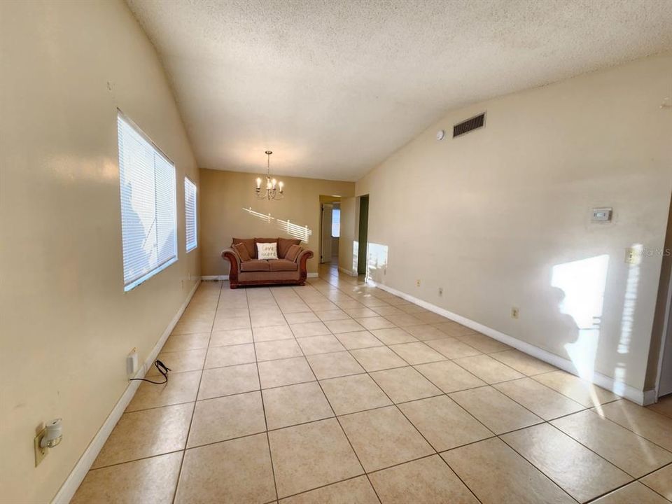 待售: $259,900 (3 贝兹, 2 浴室, 965 平方英尺)