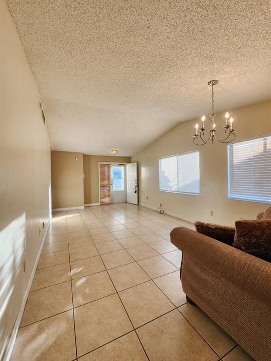 待售: $259,900 (3 贝兹, 2 浴室, 965 平方英尺)