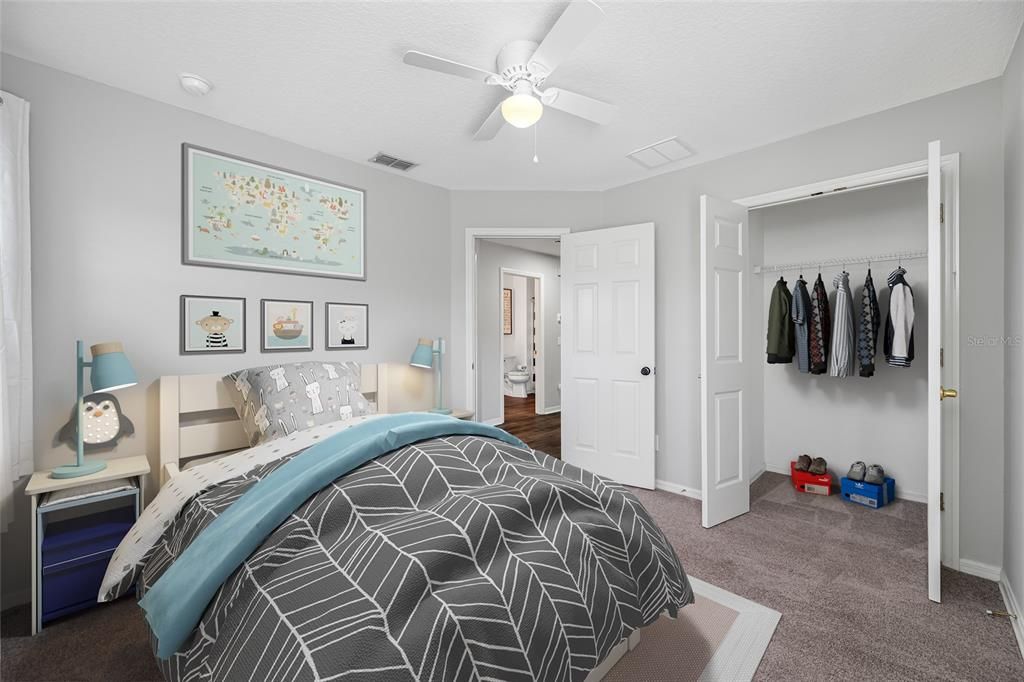 На продажу: $375,000 (3 спален, 2 ванн, 1722 Квадратных фут)