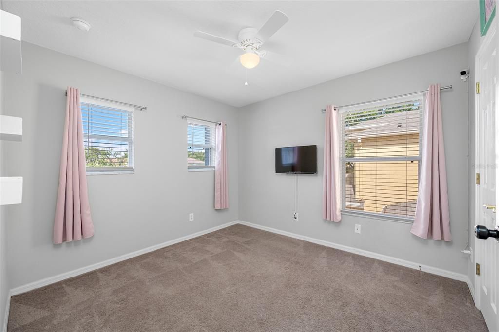 На продажу: $375,000 (3 спален, 2 ванн, 1722 Квадратных фут)