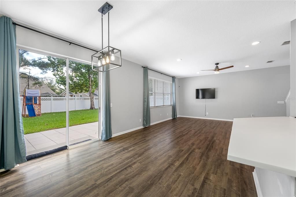 На продажу: $375,000 (3 спален, 2 ванн, 1722 Квадратных фут)