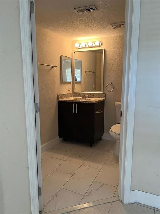 For Rent: $1,300 (1 beds, 1 baths, 530 Square Feet)