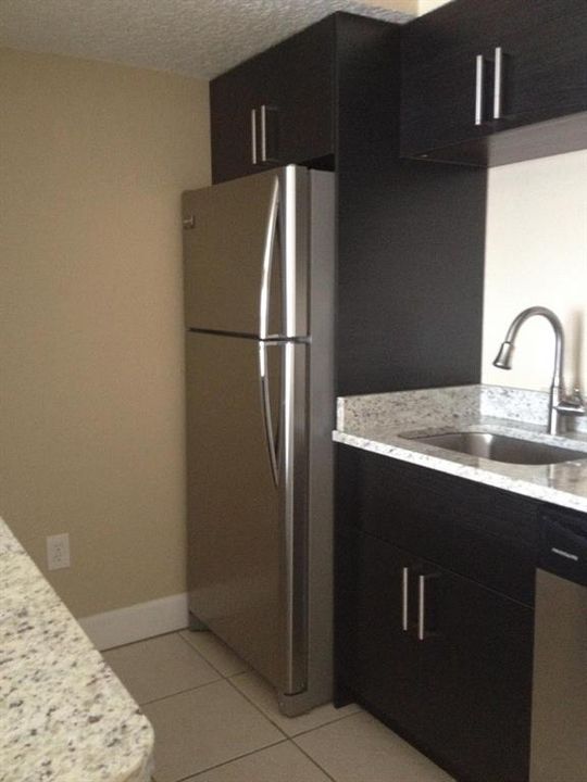 For Rent: $1,300 (1 beds, 1 baths, 530 Square Feet)