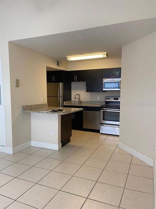 For Rent: $1,300 (1 beds, 1 baths, 530 Square Feet)