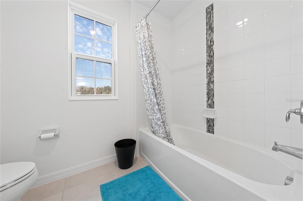 En Venta: $469,900 (5 camas, 2 baños, 2060 Pies cuadrados)