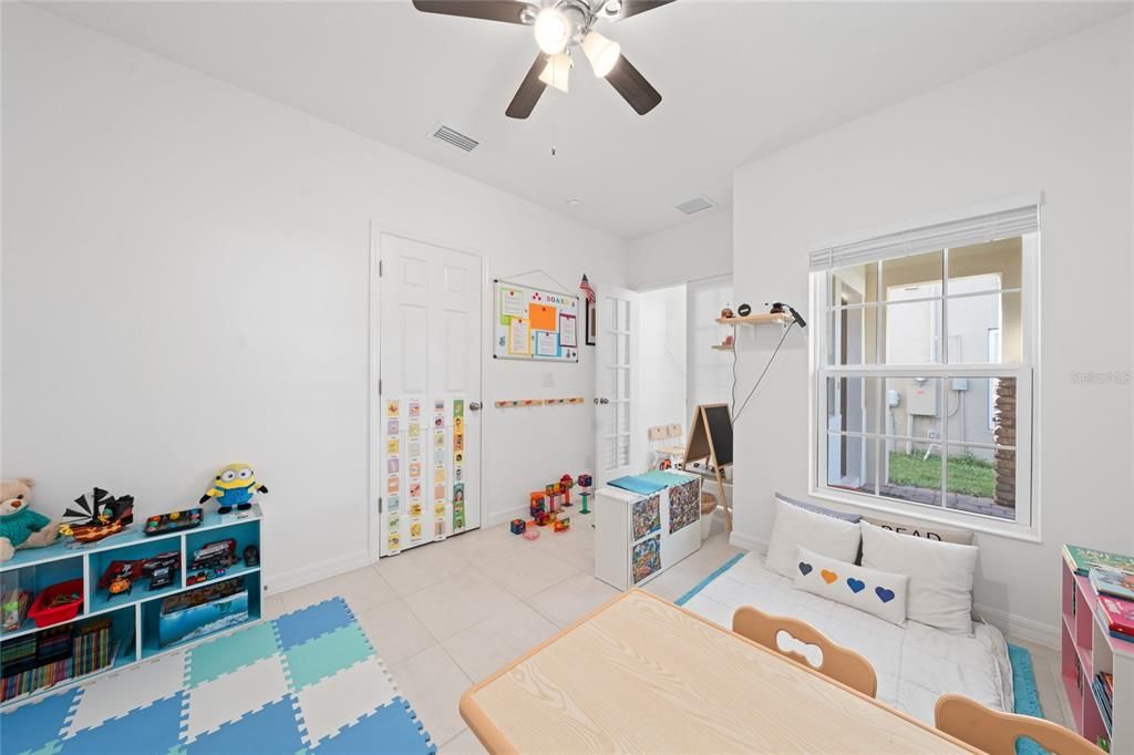 En Venta: $469,900 (5 camas, 2 baños, 2060 Pies cuadrados)