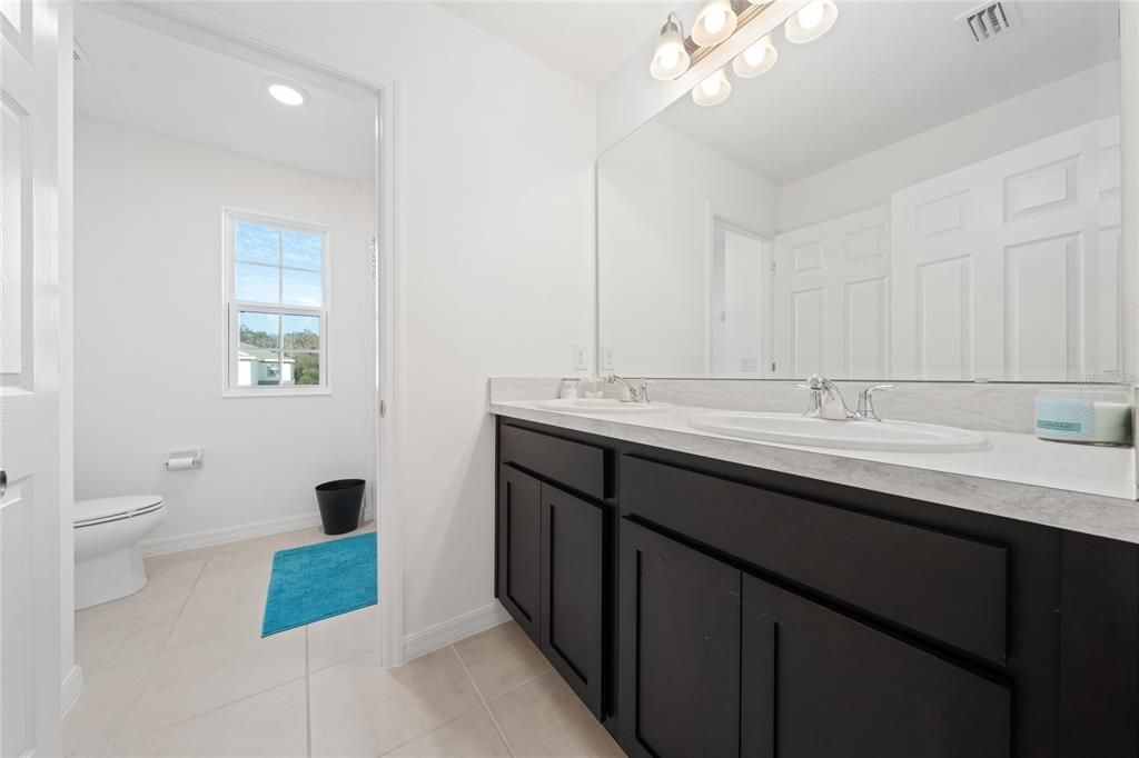 En Venta: $469,900 (5 camas, 2 baños, 2060 Pies cuadrados)