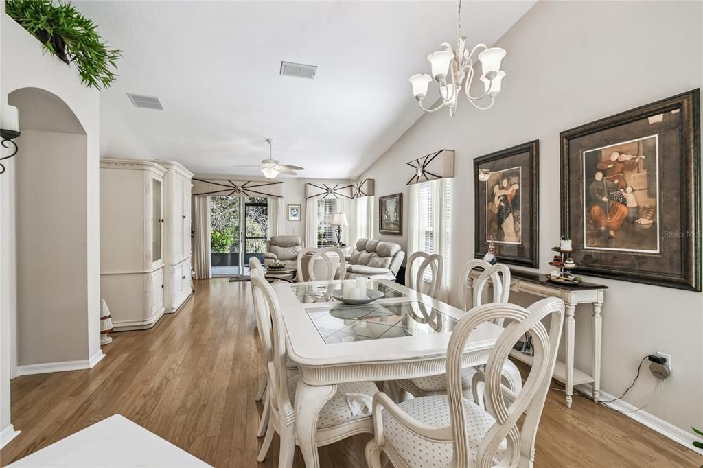 En Venta: $265,000 (2 camas, 2 baños, 1240 Pies cuadrados)