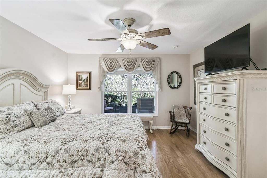 En Venta: $265,000 (2 camas, 2 baños, 1240 Pies cuadrados)