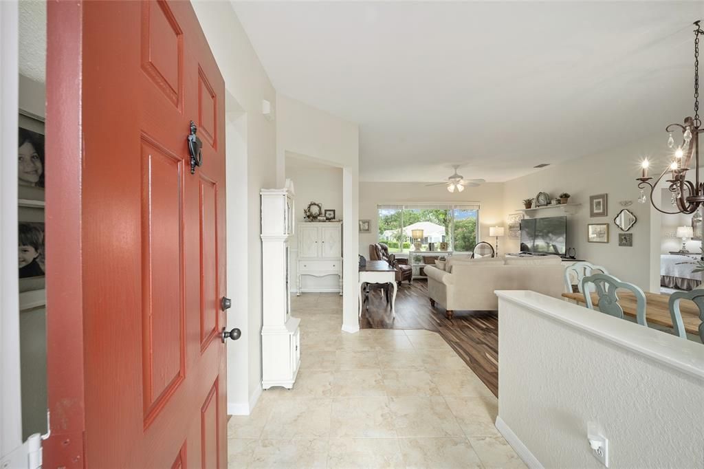 待售: $305,000 (2 贝兹, 2 浴室, 1452 平方英尺)